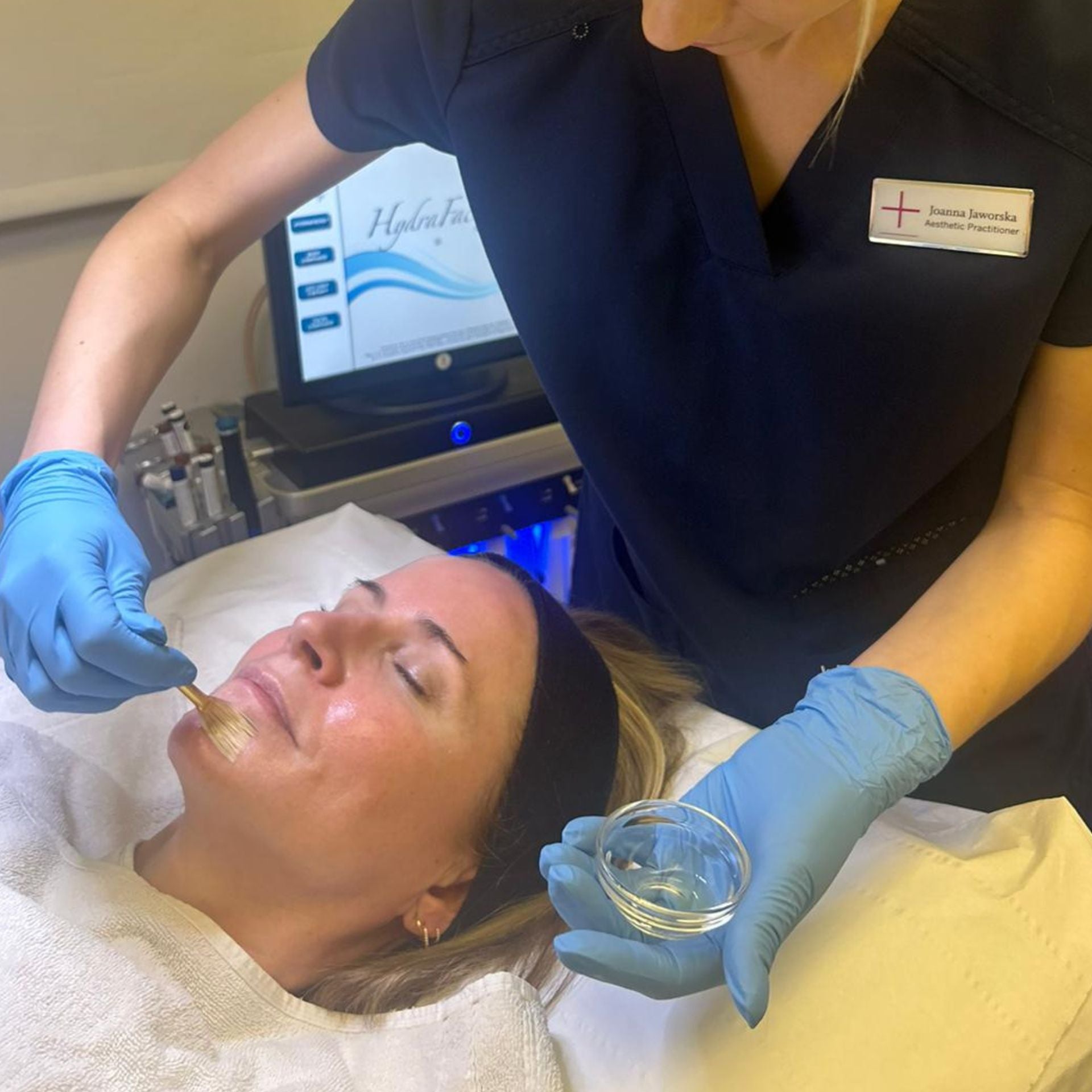 Aquagold Fine Touch Facial, also known as the ‘Gold Microinfusion facial’ or the ‘Glass Skin Facial’, at Medicetics London